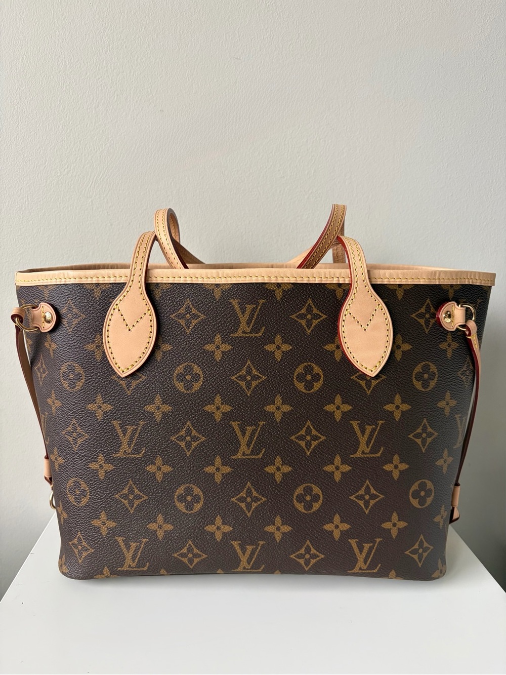 Louis Vuitton Neverfull PM β Monogram with Pouch - Picture 5 of 16